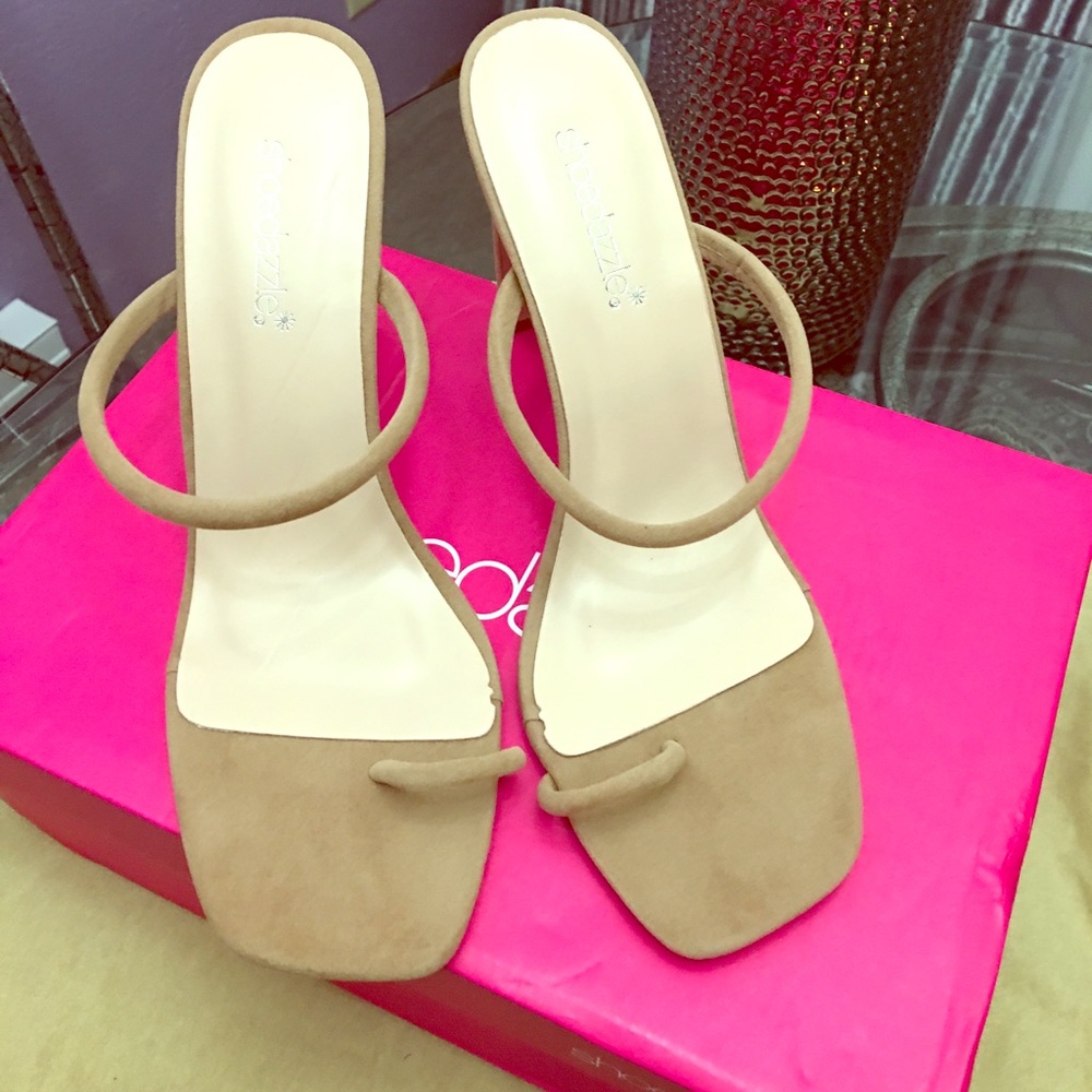 New Mollie Heels sz11